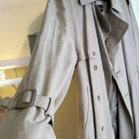 PTP 24 inches length 45 inches like a light sand color men’s size 40 short - Picture 5 of 11